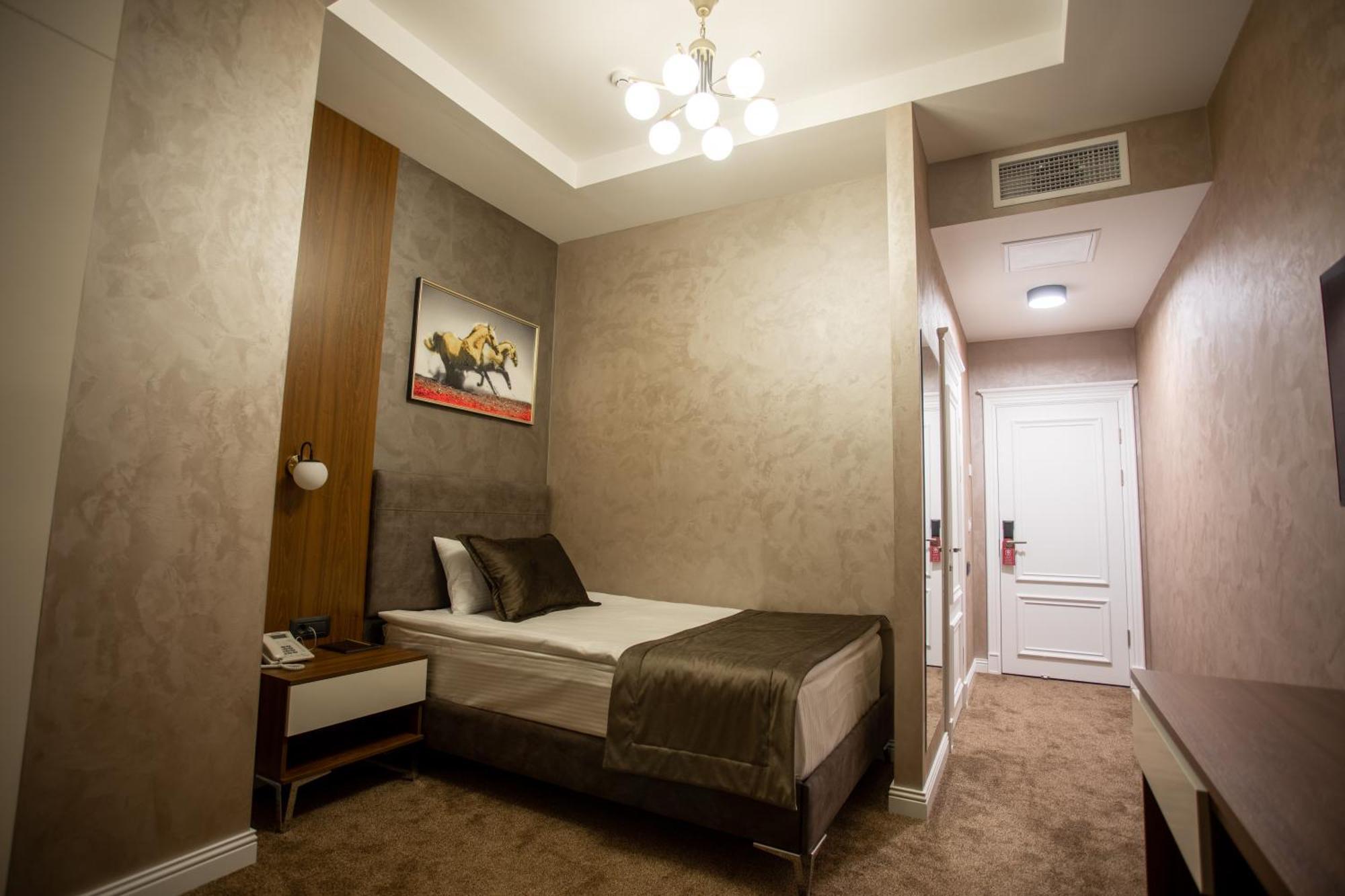 Leon Hotel Spa Гянджа Экстерьер фото